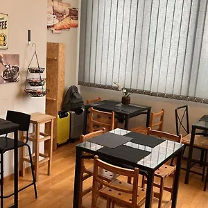 Bed and Breakfast Factory Design, Νάπολη