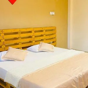 https://inside-out.kandyhotelsnow.com